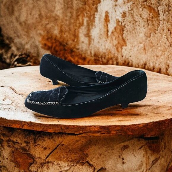 Vintage PRADA Kitten Heel Pumps - Picture 2 of 9